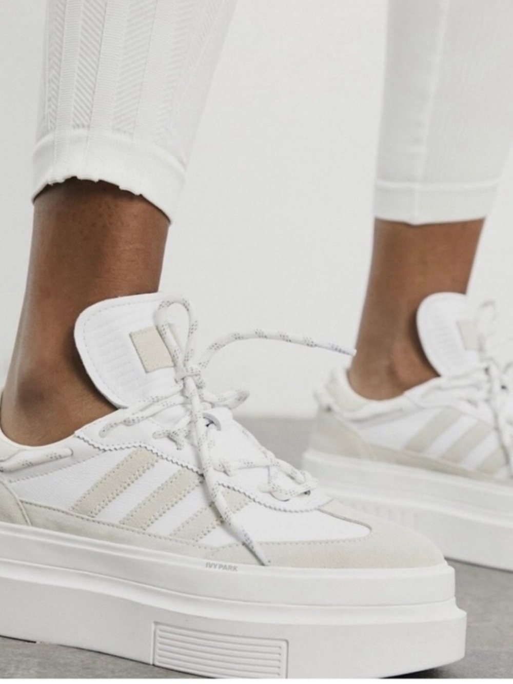 Adidas Ivy Park Platform
Sneakers in Cream and White